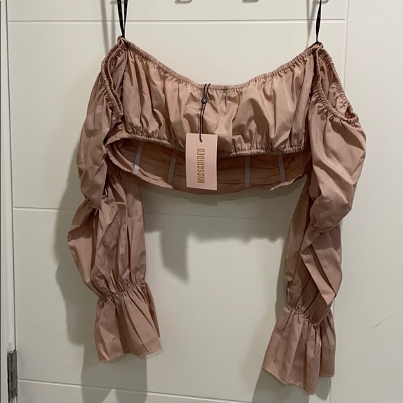 Blush ruched crop top - Picture 3 of 3